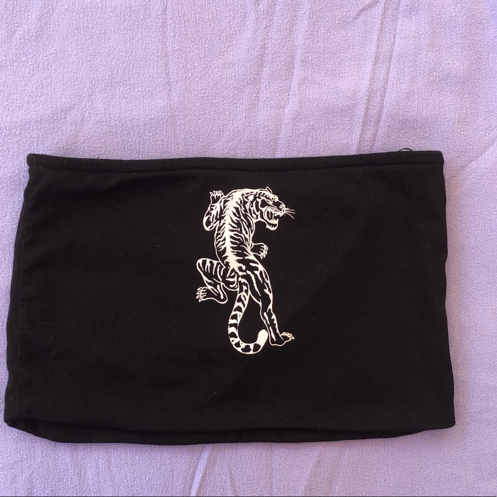 Black crop top